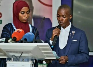 Littérature : Mamadou Saliou Baldé dédicace son premier ouvrage « Commencez petit, pensez grand »