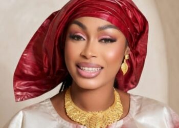 Féfé Gnalen signe son retour avec « Mamadi Doumbouya »