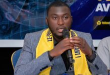 Sacre aux DIGIMA 2026 : Gawa Compétent présente son trophée à Conakry