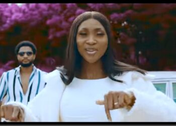 « Mon Bébé » : le nouveau clip de Tenin Diawara 